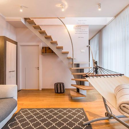 Central 2-Level Penthouse With Terrace And Free Parking Riga Eksteriør billede