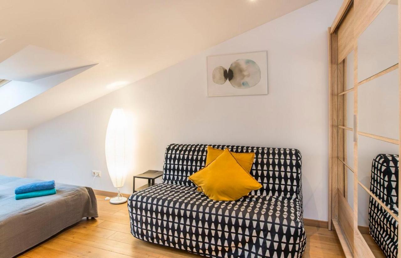 Central 2-Level Penthouse With Terrace And Free Parking Riga Eksteriør billede