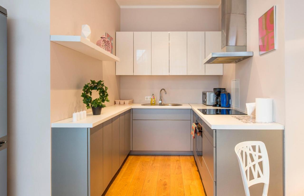 Central 2-Level Penthouse With Terrace And Free Parking Riga Eksteriør billede