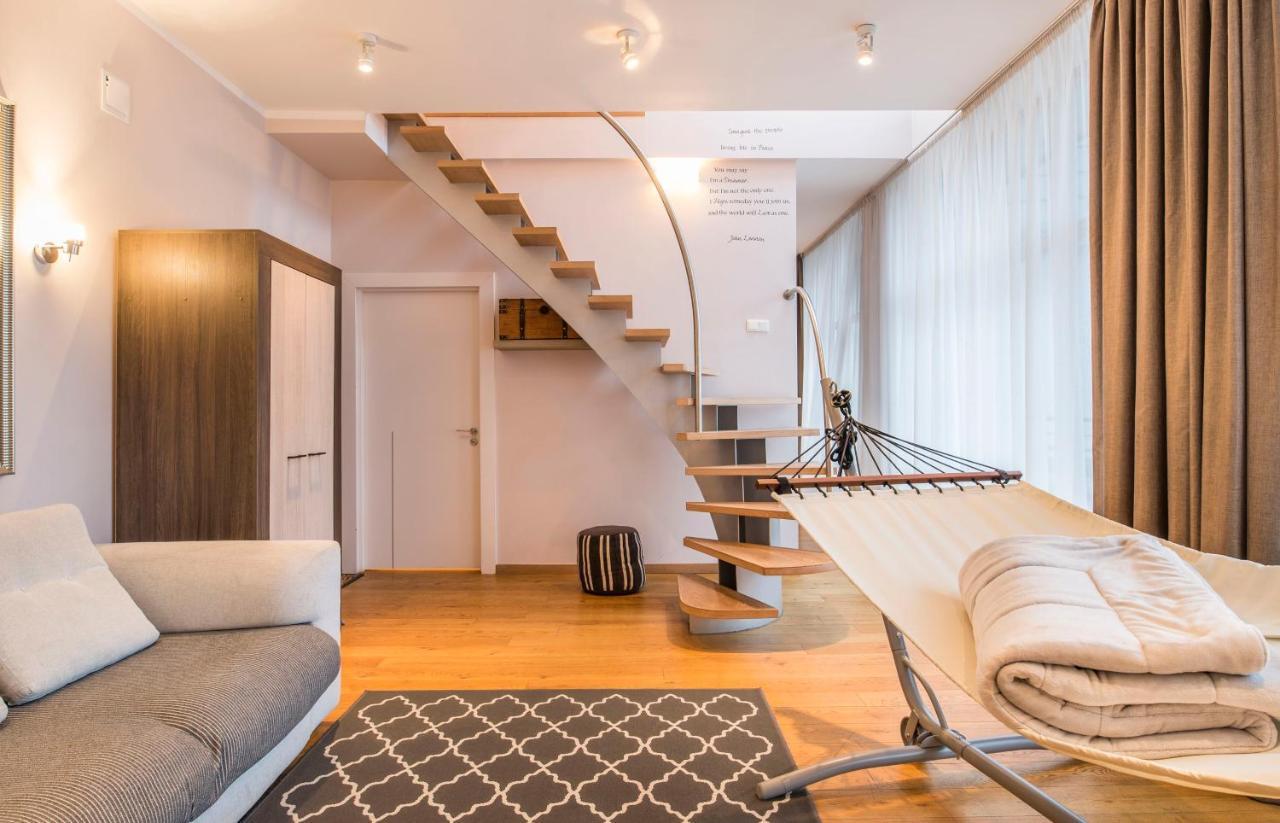Central 2-Level Penthouse With Terrace And Free Parking Riga Eksteriør billede