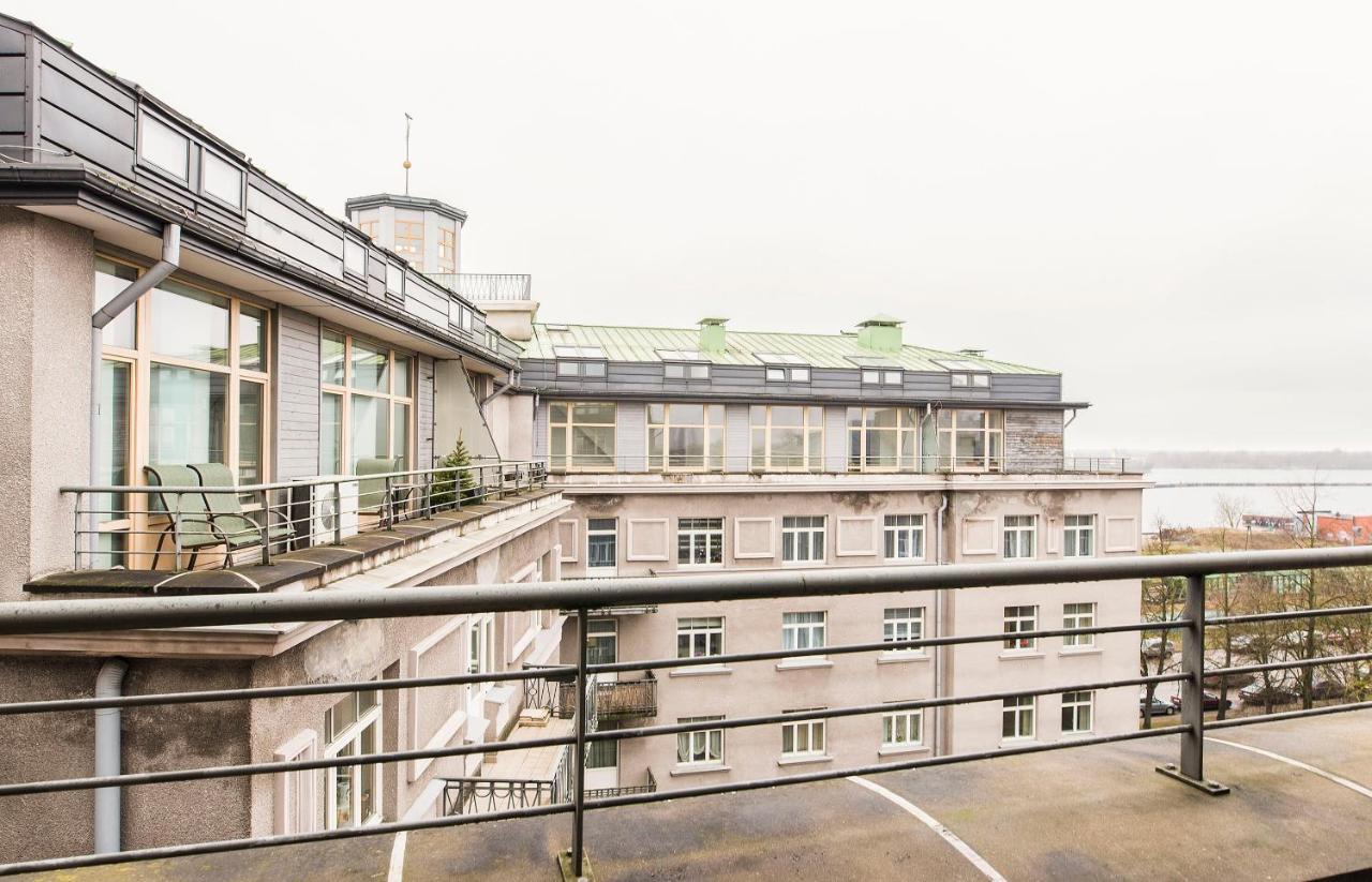 Central 2-Level Penthouse With Terrace And Free Parking Riga Eksteriør billede